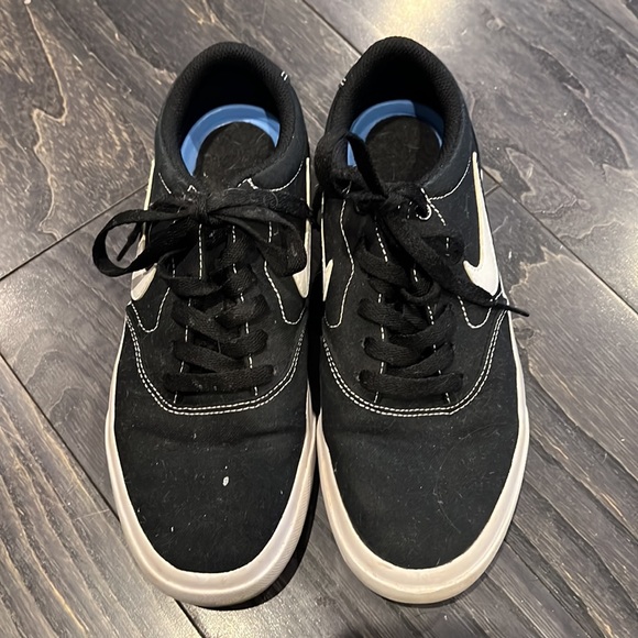 Nike SB charge worn a handful of times. With laces size 6.5 - Picture 2 of 8